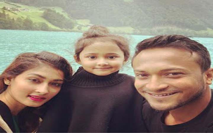 কন্যার ছবিতে বাজে মন্তব্য, যা বললেন শিশির